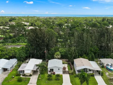 8011 SE Skylark Avenue Hobe Sound FL 33455