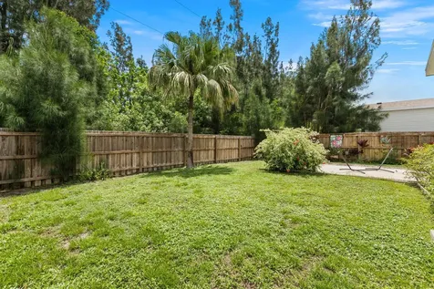 8011 SE Skylark Avenue Hobe Sound FL 33455