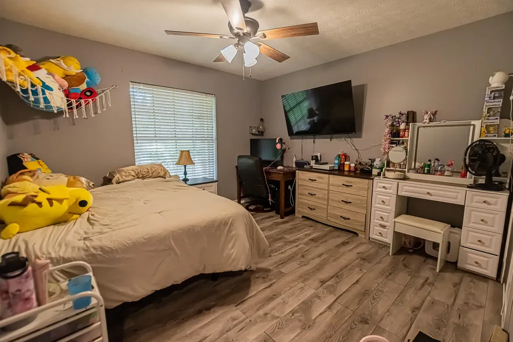 1193 SW Live Oak Cove Port St Lucie FL 34986