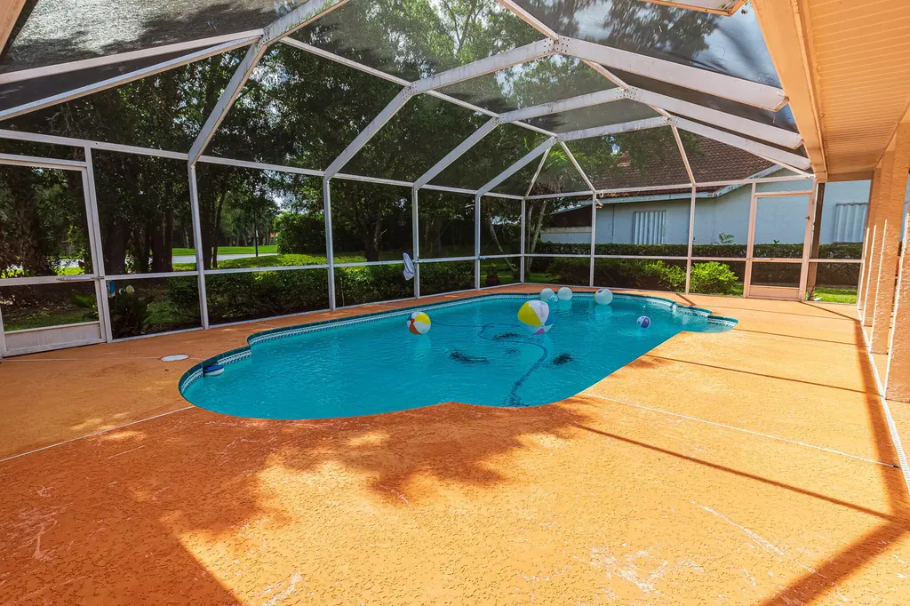 1193 SW Live Oak Cove Port St Lucie FL 34986