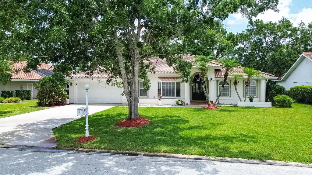 1193 SW Live Oak Cove Port St Lucie FL 34986