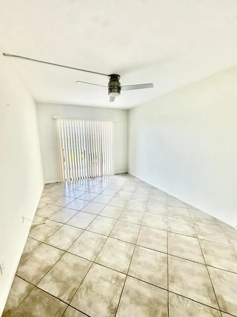1047 Exeter C Boca Raton FL 33434