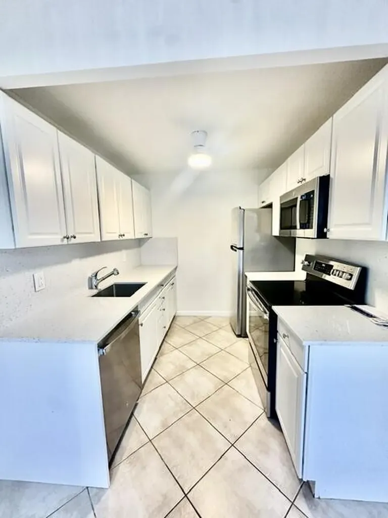 1047 Exeter C Boca Raton FL 33434