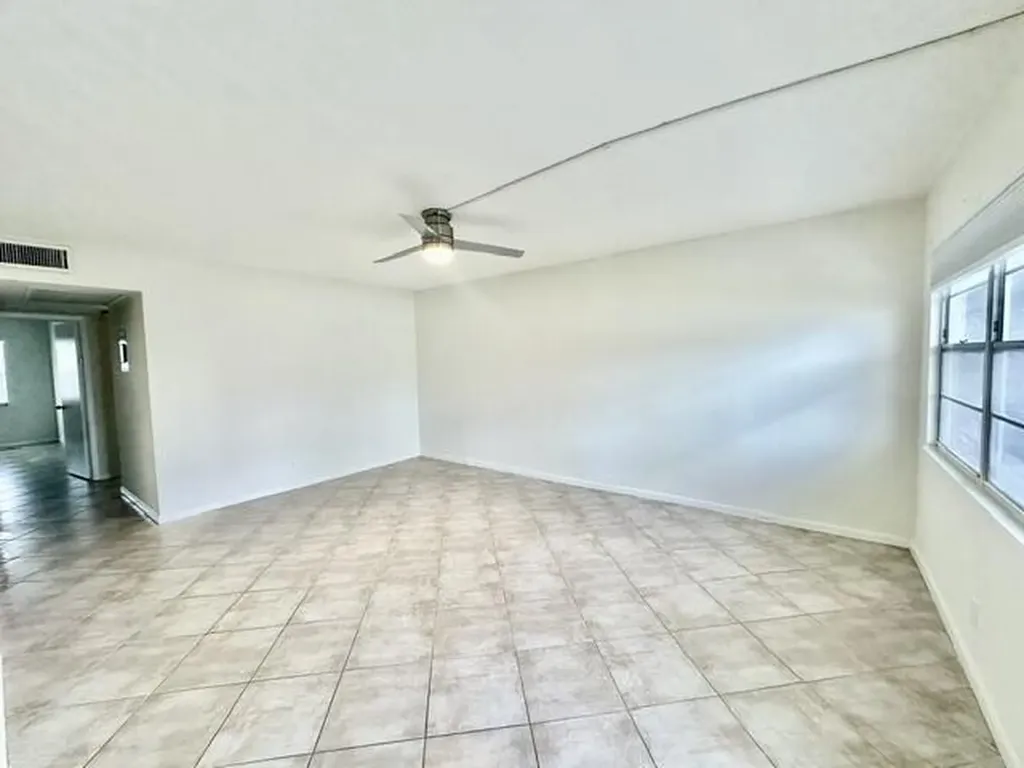 1047 Exeter C Boca Raton FL 33434