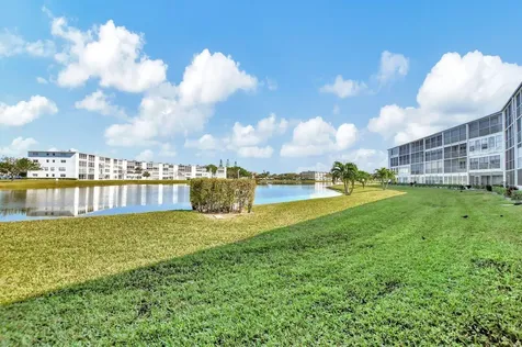 1047 Exeter C Boca Raton FL 33434