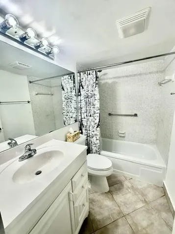 1047 Exeter C Boca Raton FL 33434