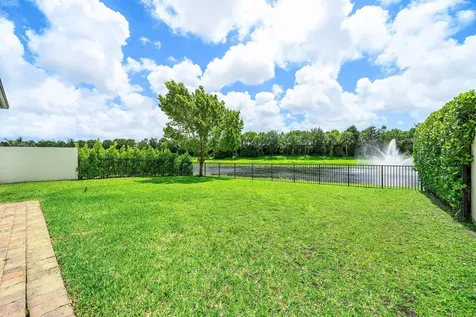 9027 Grand Prix Lane Boynton Beach FL 33472