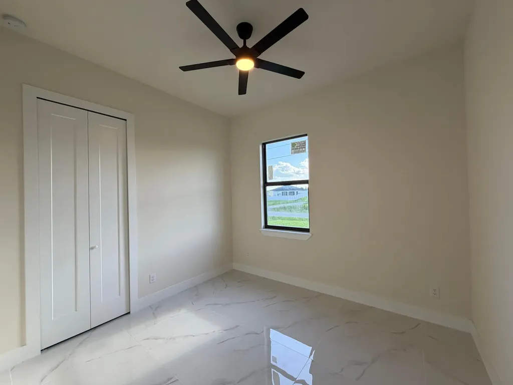 515 Kingsbury Lane Lehigh Acres FL 33974