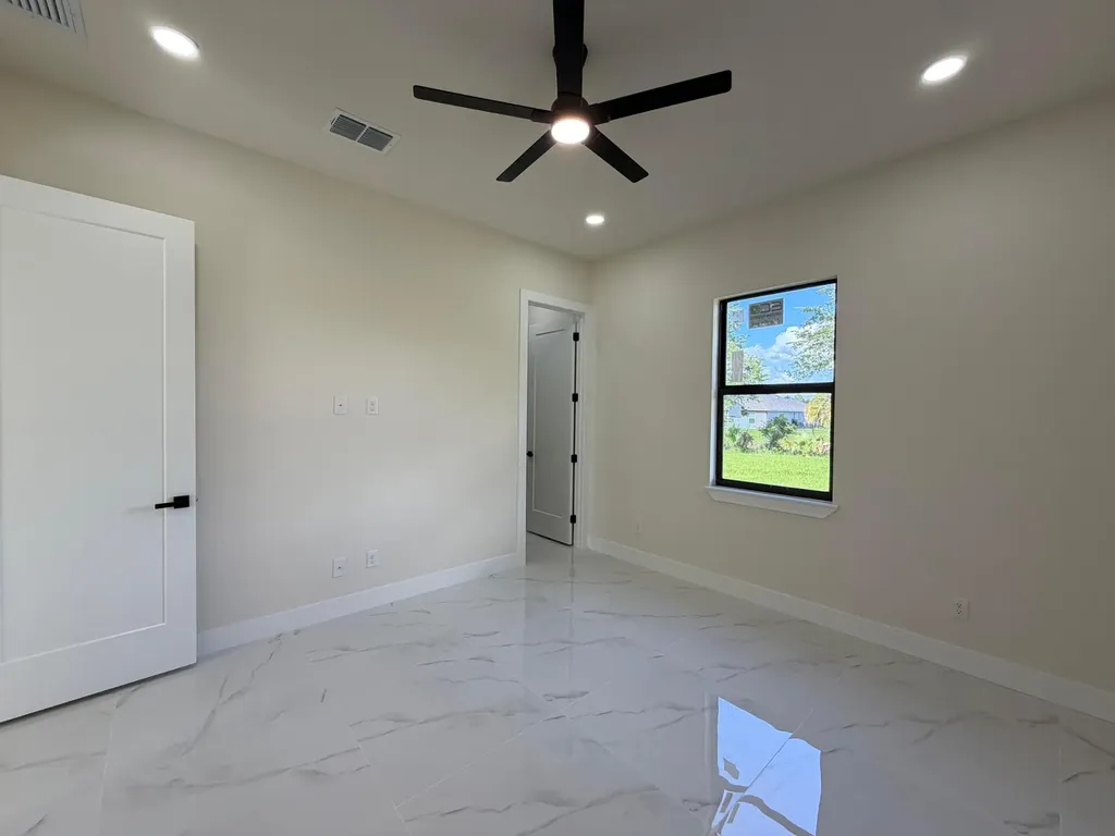 515 Kingsbury Lane Lehigh Acres FL 33974