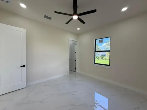 515 Kingsbury Lane Lehigh Acres FL 33974
