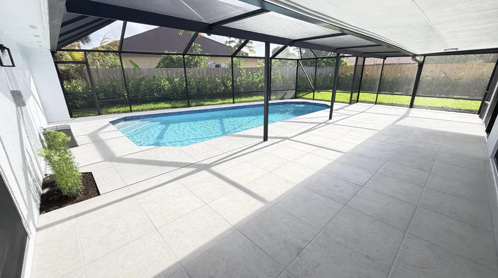 712 E Boulevard Chatelaine Delray Beach FL 33445