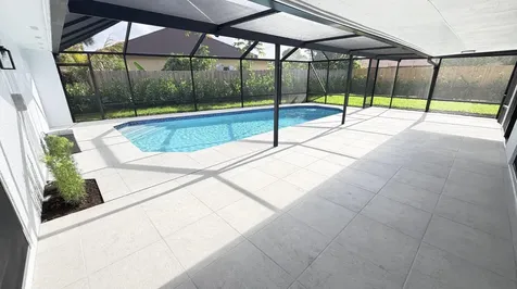 712 E Boulevard Chatelaine Delray Beach FL 33445