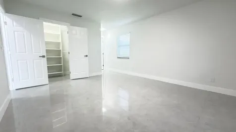 712 E Boulevard Chatelaine Delray Beach FL 33445