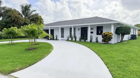 712 E Boulevard Chatelaine Delray Beach FL 33445