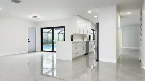 712 E Boulevard Chatelaine Delray Beach FL 33445