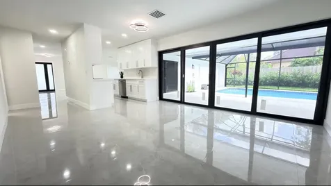 712 E Boulevard Chatelaine Delray Beach FL 33445