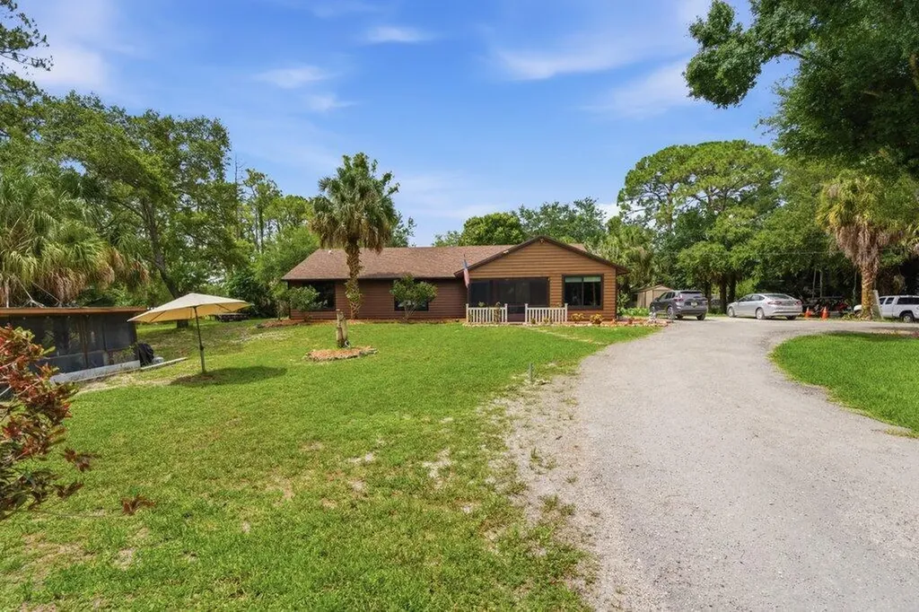 16888 Hialeah Drive W The Acreage FL 33470