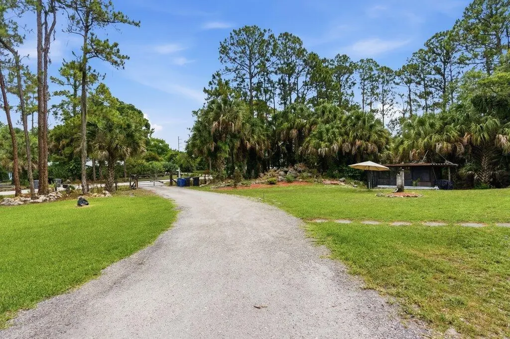16888 Hialeah Drive W The Acreage FL 33470
