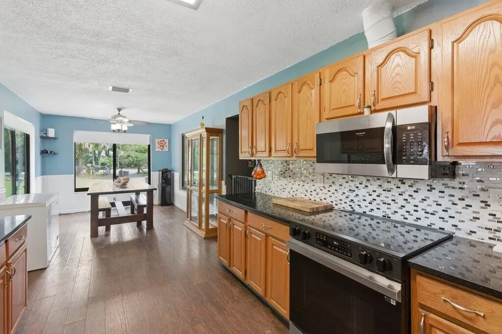 16888 Hialeah Drive W The Acreage FL 33470