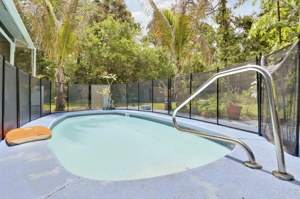 17146 79th Court N The Acreage FL 33470