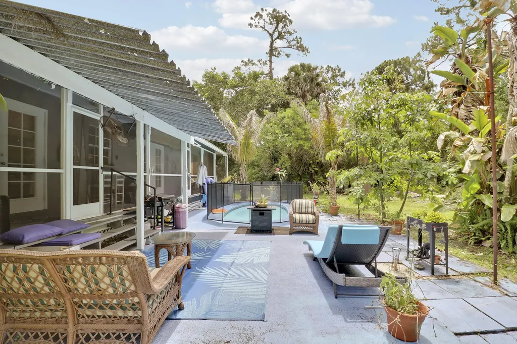 17146 79th Court N The Acreage FL 33470