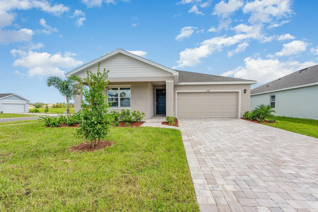 9085 Venetian Square Vero Beach FL 32966
