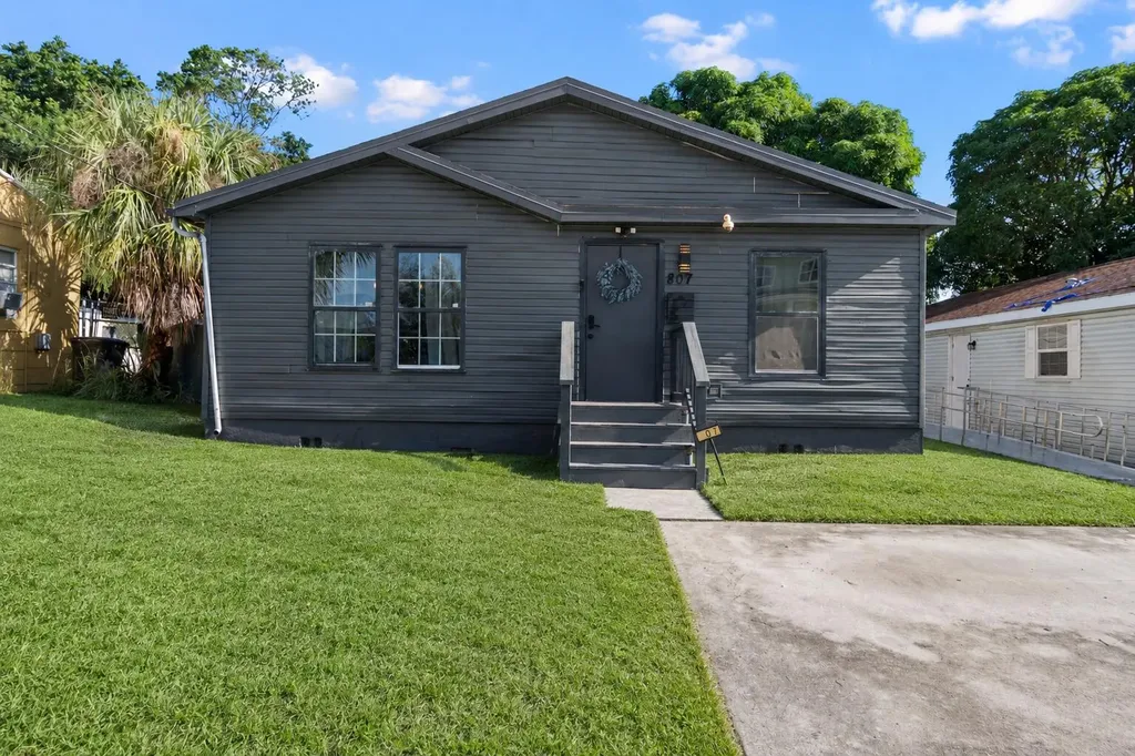 807 Grant Street West Palm Beach FL 33407