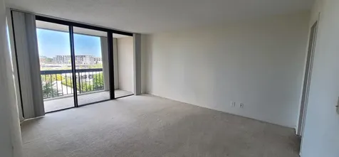 2425 Presidential Way West Palm Beach FL 33401