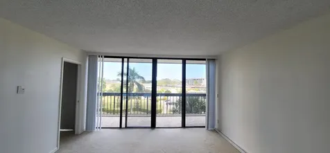 2425 Presidential Way West Palm Beach FL 33401