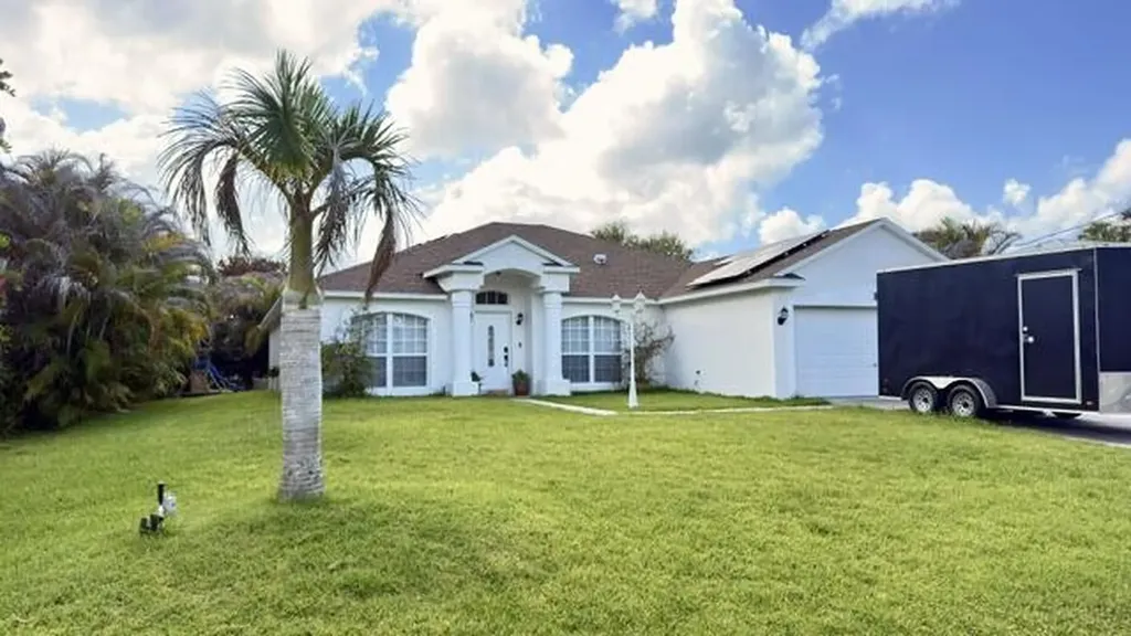 2326 SW Antiquera Street Port St Lucie FL 34953