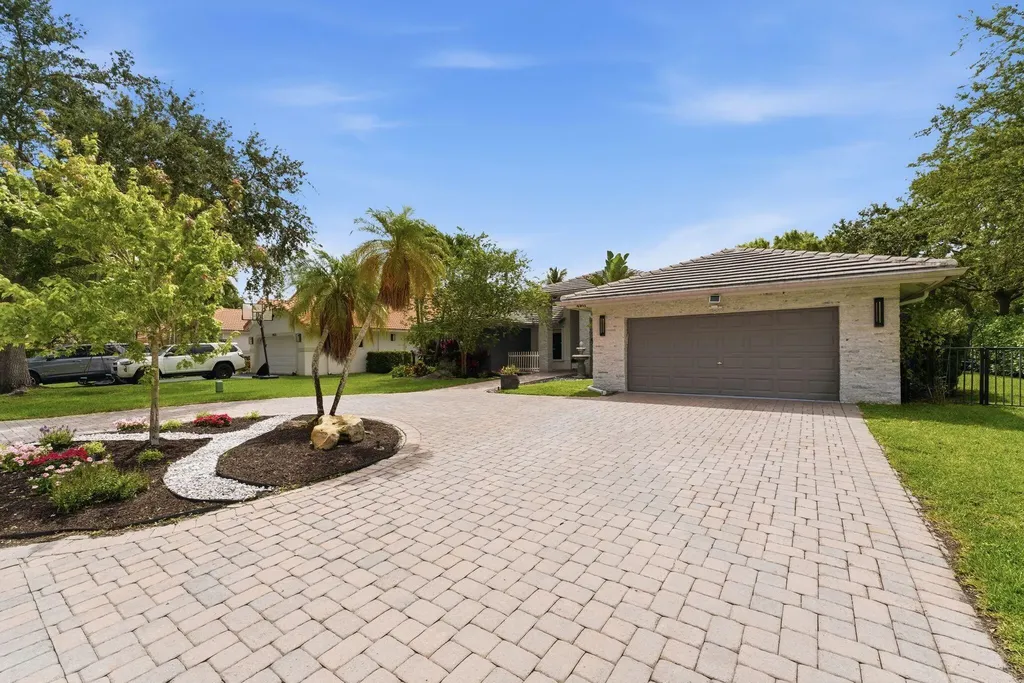 4911 NW 96th Drive Coral Springs FL 33076