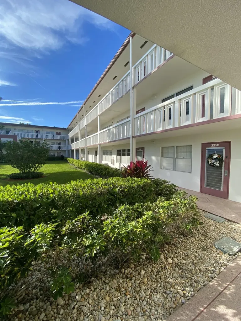 429 Fanshaw Boca Raton FL 33434