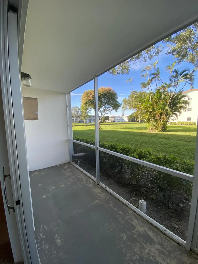 429 Fanshaw Boca Raton FL 33434