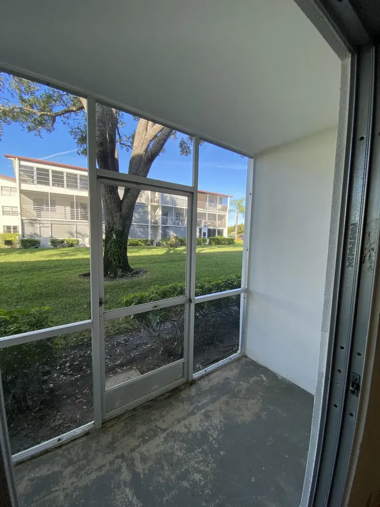 429 Fanshaw Boca Raton FL 33434