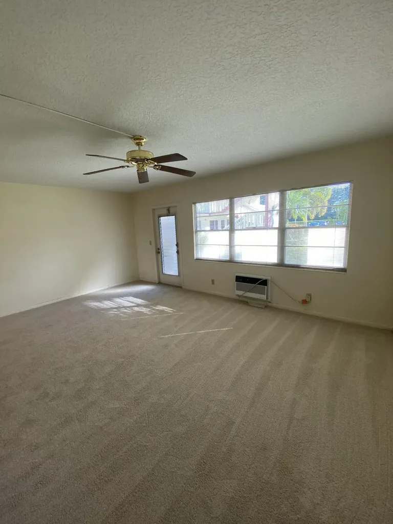 429 Fanshaw Boca Raton FL 33434