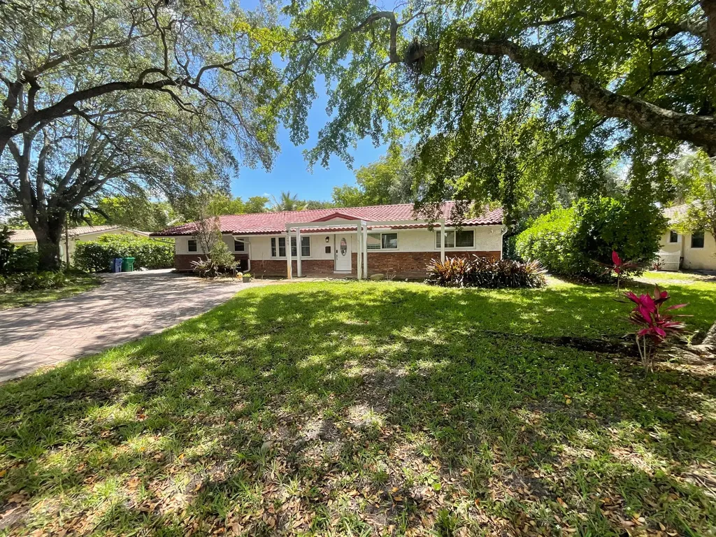 3205 NW 87th Avenue Coral Springs FL 33065