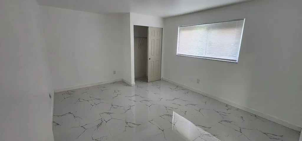 3205 NW 87th Avenue Coral Springs FL 33065