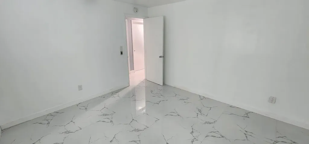 3205 NW 87th Avenue Coral Springs FL 33065