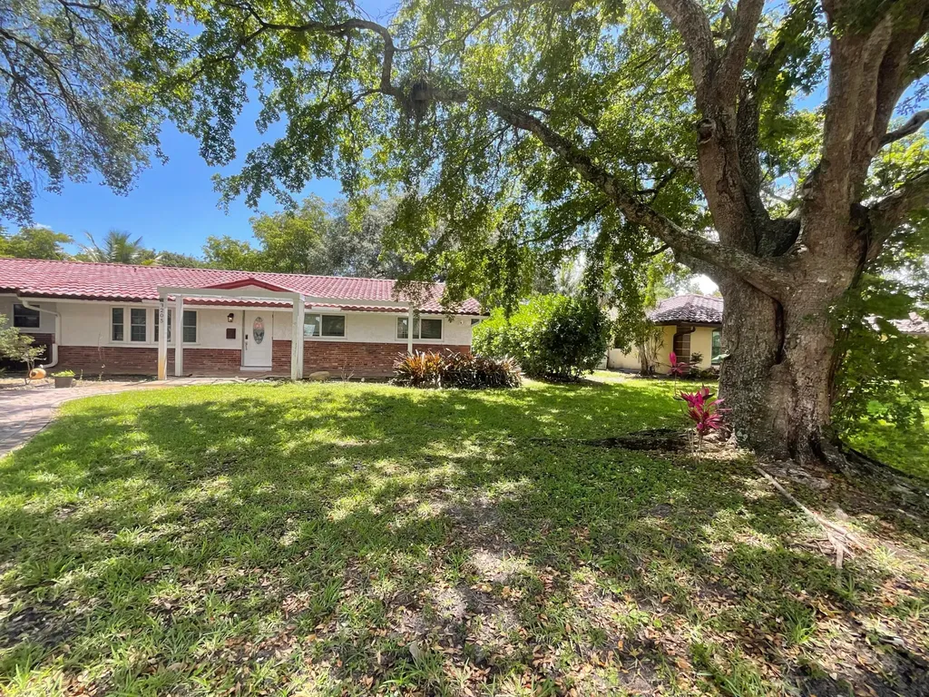 3205 NW 87th Avenue Coral Springs FL 33065