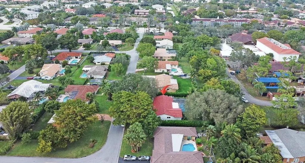 3205 NW 87th Avenue Coral Springs FL 33065