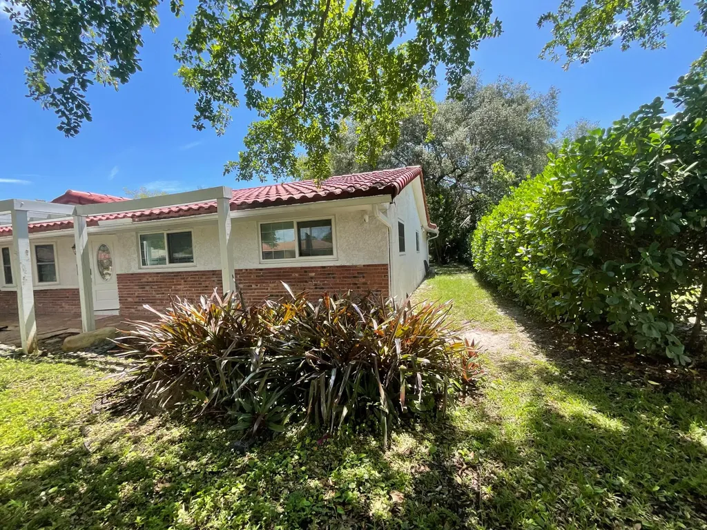 3205 NW 87th Avenue Coral Springs FL 33065
