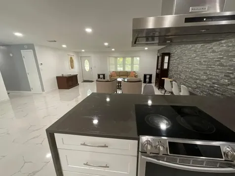 3205 NW 87th Avenue Coral Springs FL 33065