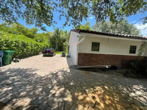3205 NW 87th Avenue Coral Springs FL 33065