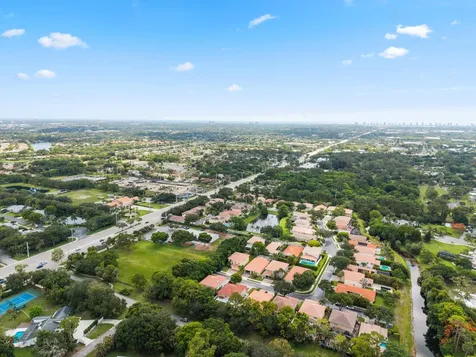126 Hidden Hollow Drive Palm Beach Gardens FL 33418