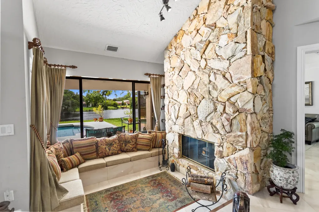 8540 N Lake Dasha Drive Plantation FL 33324