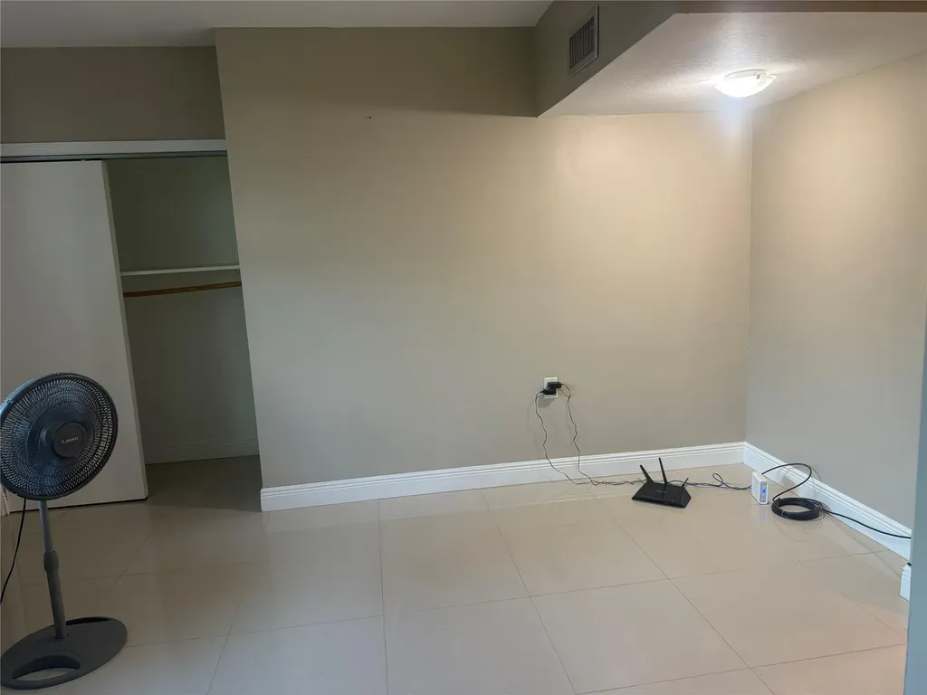 14225 Memorial Hwy 1f Highway Miami FL 33161