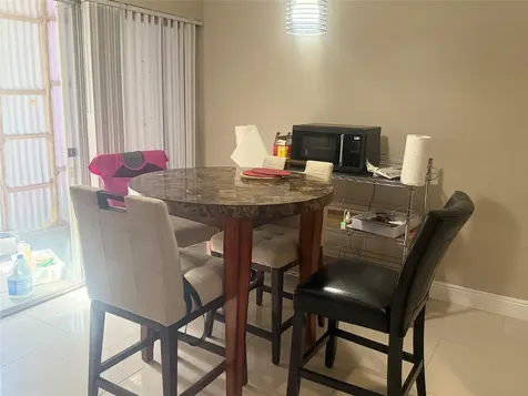 14225 Memorial Hwy 1f Highway Miami FL 33161