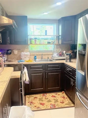 14225 Memorial Hwy 1f Highway Miami FL 33161