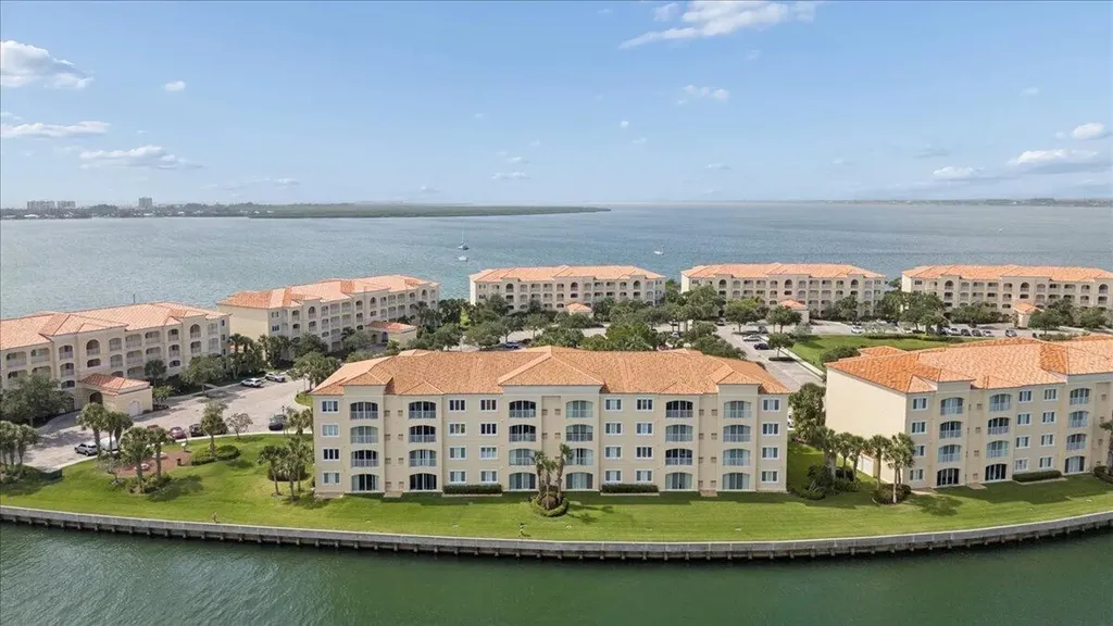 19 W Harbour Isle Drive Drive W Fort Pierce FL 34949