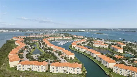 19 W Harbour Isle Drive Drive W Fort Pierce FL 34949
